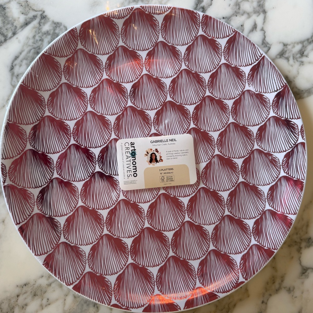 NWT Set of 3 Artonomo Creatives Red Seashell 16” Round Melamine Serving Platters